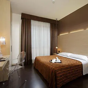 Paris 3*, Mestre Italie